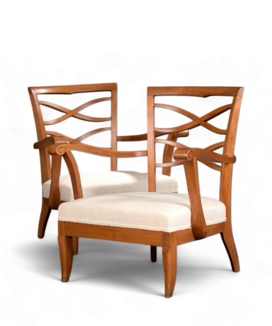 Paire de fauteuils par Jules Leleu