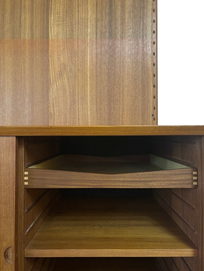 Système mural par Poul Cadovius (1959)