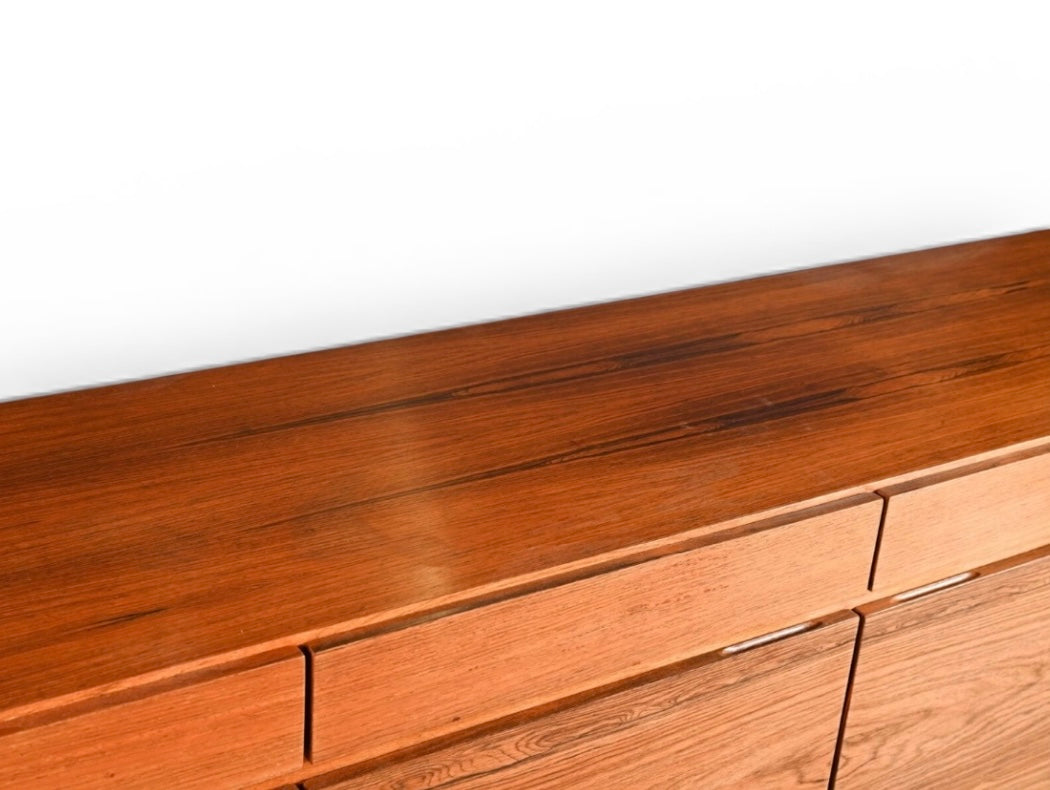 Enfilade FA66 par Ib Kofod-Larsen