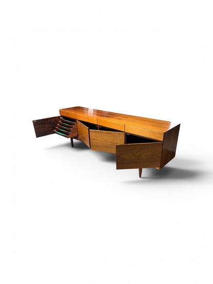 Enfilade FA66 par Ib Kofod-Larsen