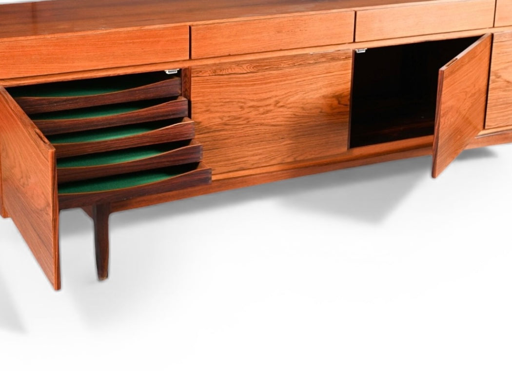 Enfilade FA66 par Ib Kofod-Larsen