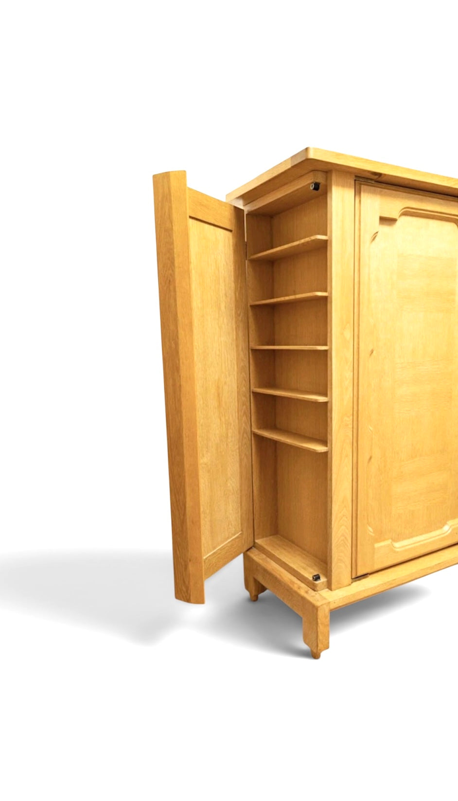 Armoire par Guillerme & Chambron