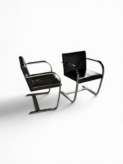 Paire de fauteuils “Brno” par Ludwig Mies van der Rohe