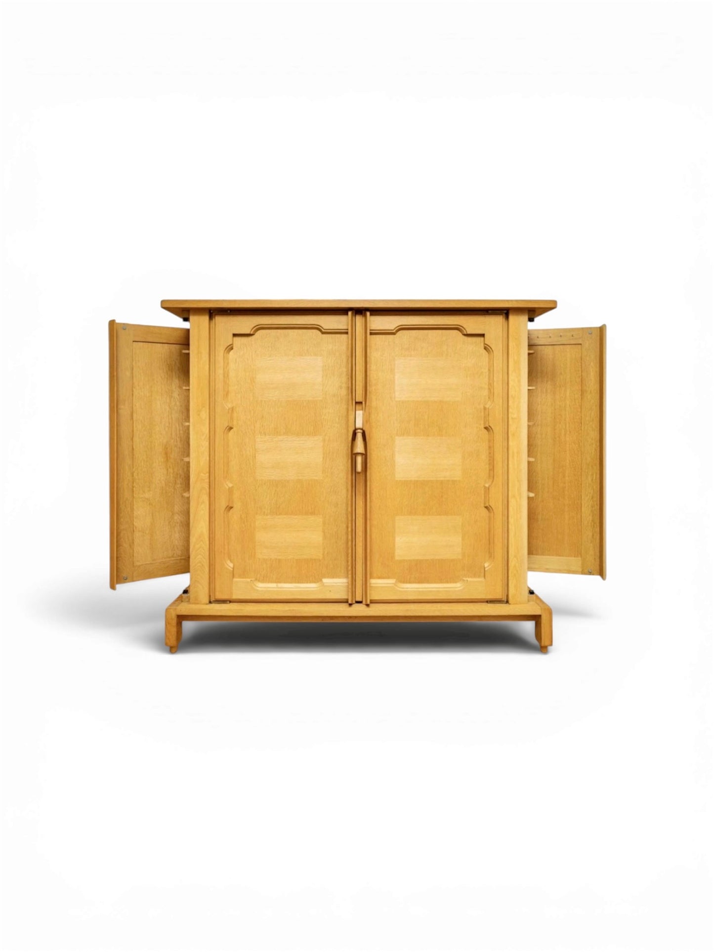 Armoire par Guillerme & Chambron