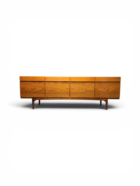 Enfilade FA66 par Ib Kofod-Larsen