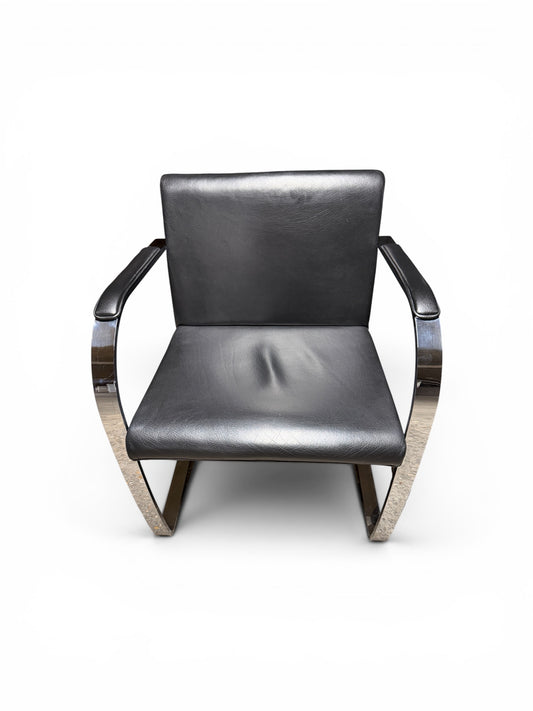 Paire de fauteuils “Brno” par Ludwig Mies van der Rohe