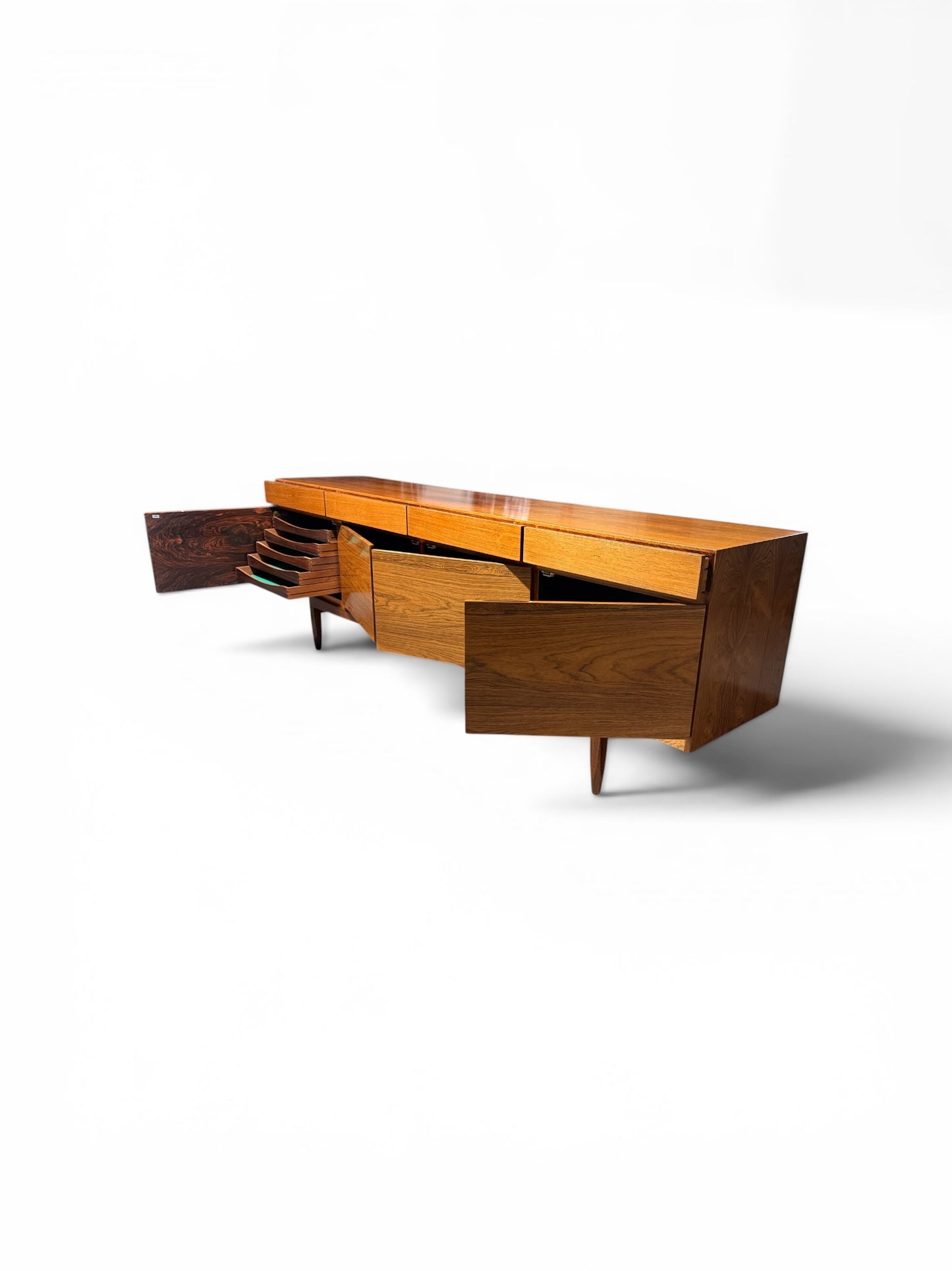 Enfilade FA66 par Ib Kofod-Larsen