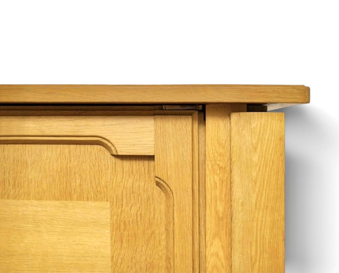 Armoire par Guillerme & Chambron