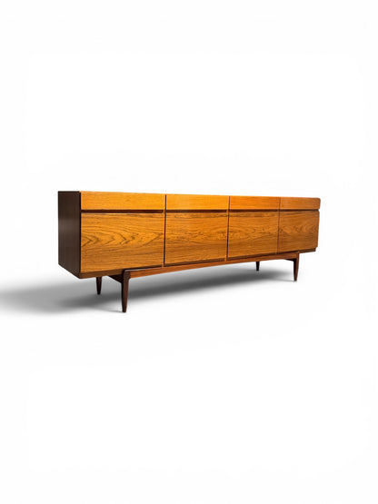 Enfilade FA66 par Ib Kofod-Larsen