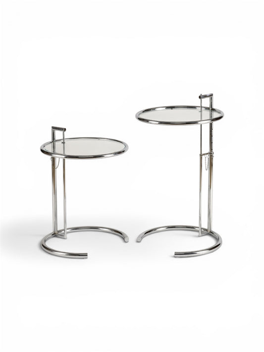 Paire de tables ajustables E 1027 par Eileen Gray