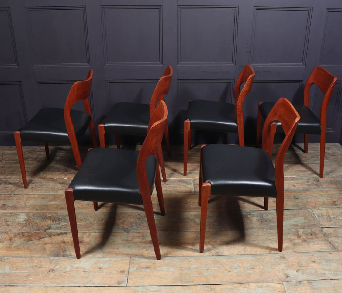 6 chaises modèle 71 par Niels Otto Moller
