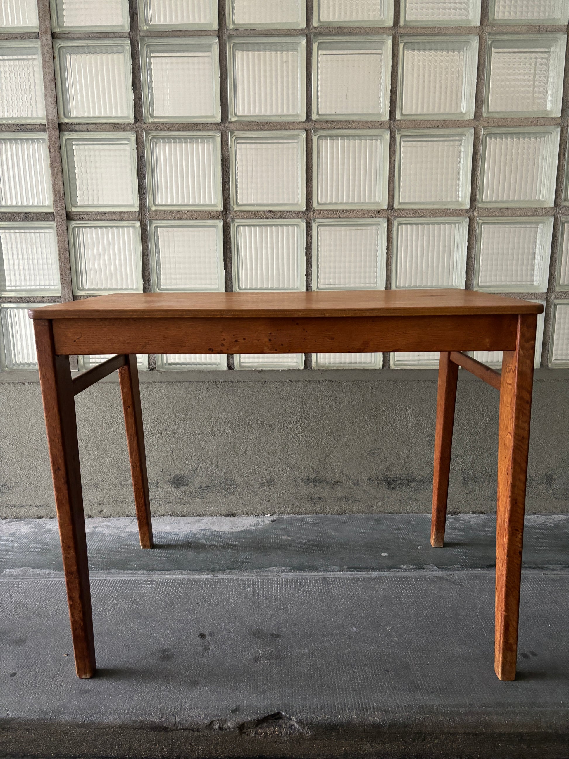 Bureau enfant “TD” par Marcel Gascoin pour Arhec