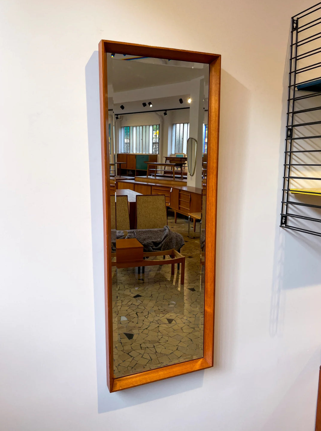 Grand miroir scandinave en teck