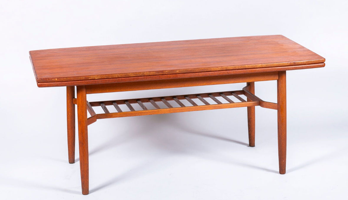 Table “Elevator” par Kai Kristiansen