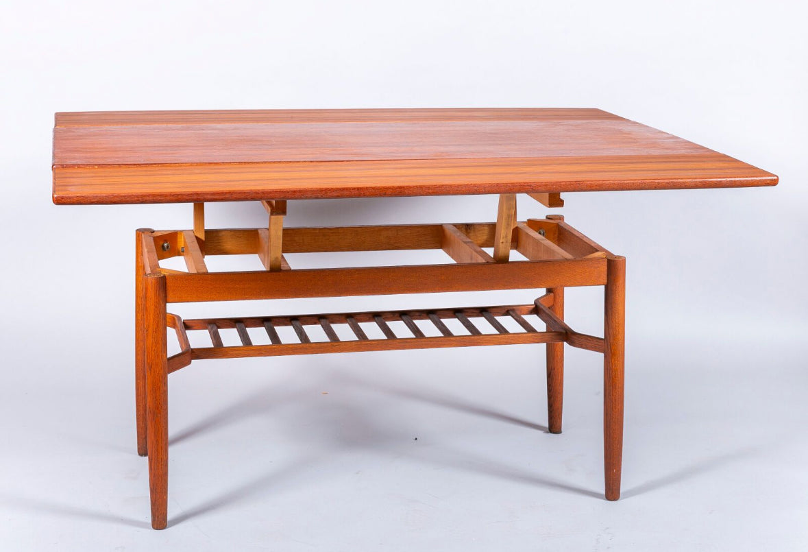 Table “Elevator” par Kai Kristiansen