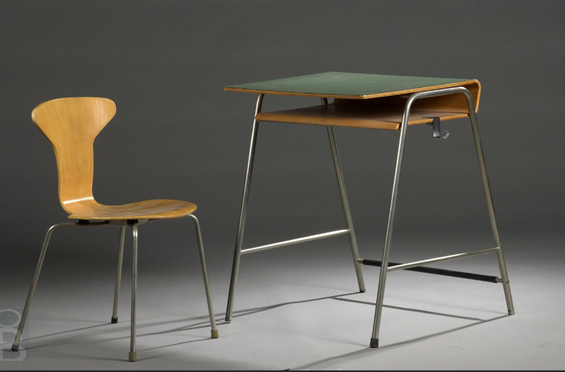 Très rare bureau par Arne Jacobsen pour Fritz Hansen