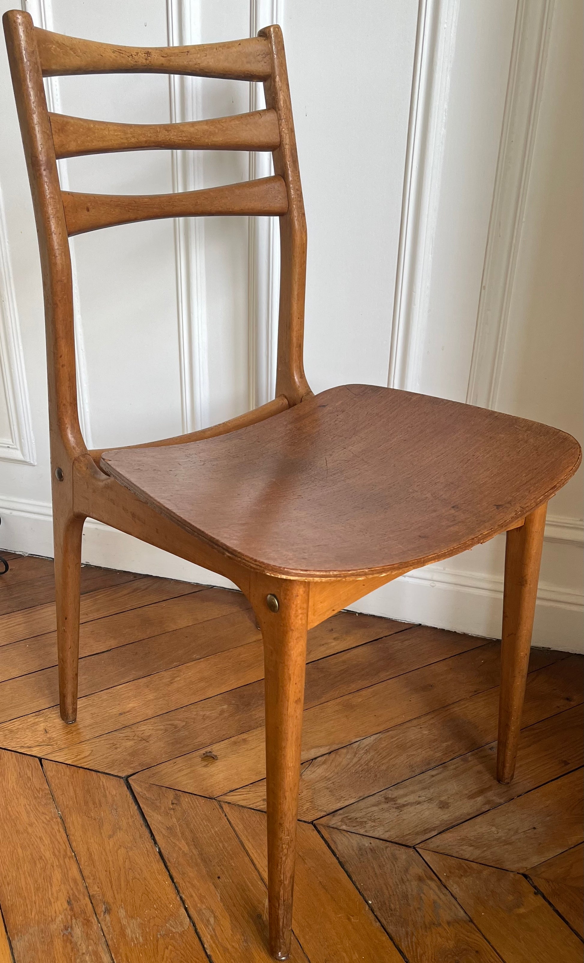 Chaise scandinave éditée par Stella, années 50