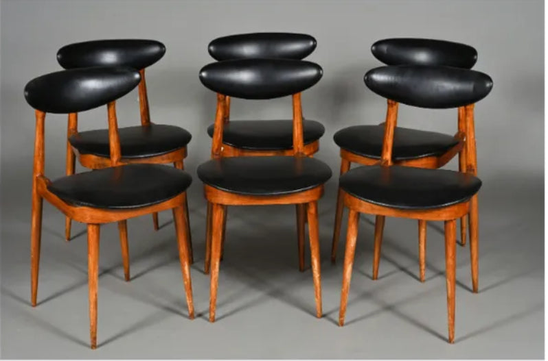 6 chaises licorne par Pierre Guariche