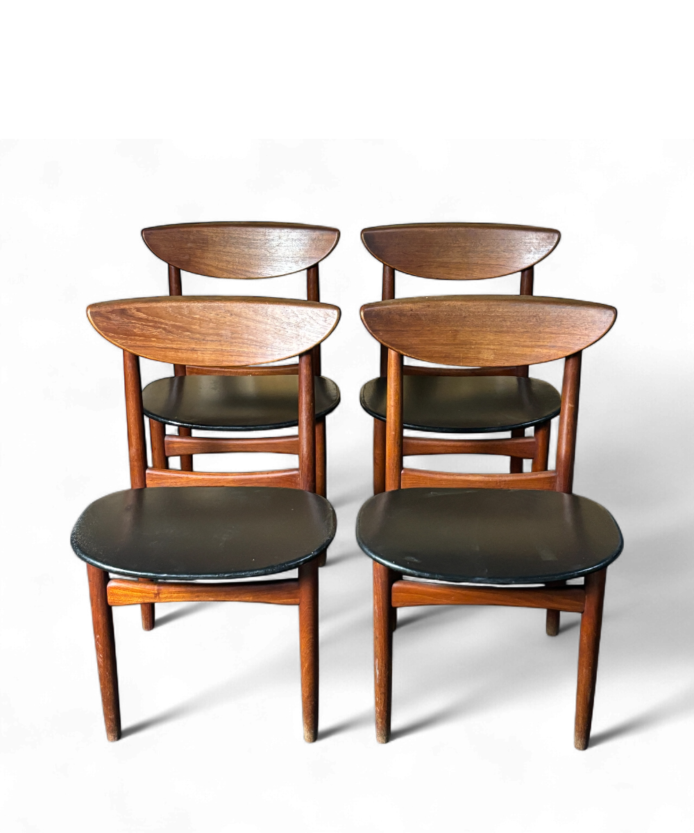 Ensemble de quatre chaises en teck massif par Kurt Østervig pour K.P. Møbler, design danois des années 1960.