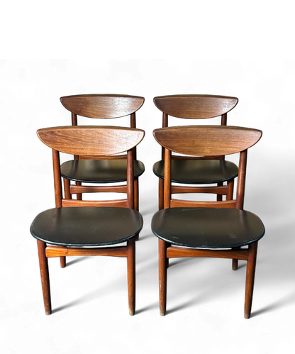 Ensemble de quatre chaises en teck massif par Kurt Østervig pour K.P. Møbler, design danois des années 1960.