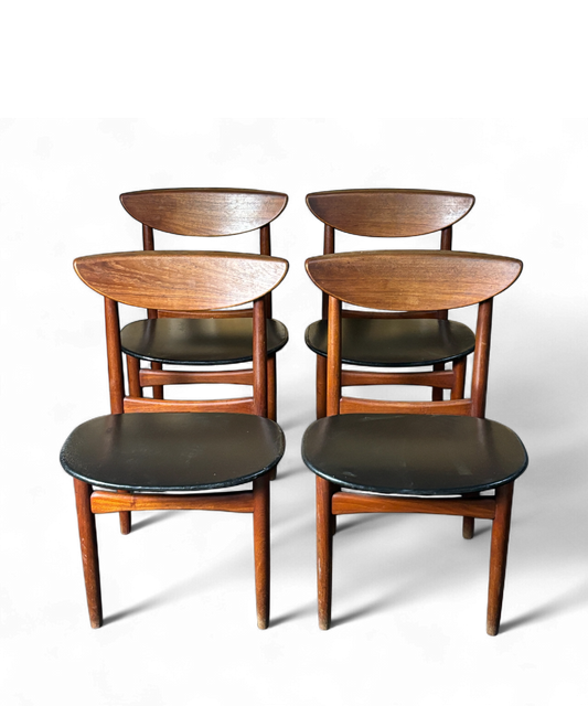 Ensemble de quatre chaises en teck massif par Kurt Østervig pour K.P. Møbler, design danois des années 1960.