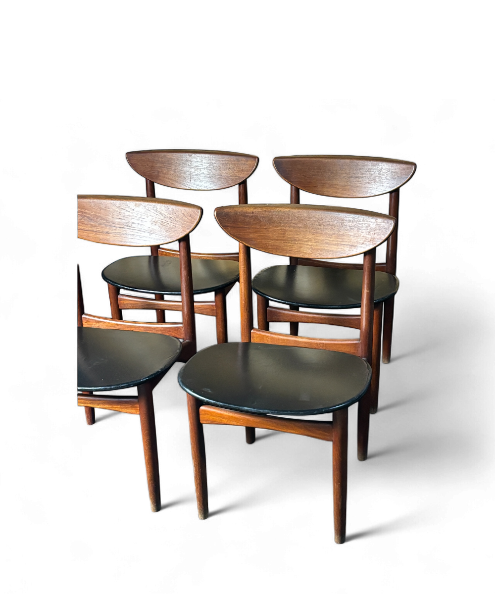 Ensemble de quatre chaises en teck massif par Kurt Østervig pour K.P. Møbler, design danois des années 1960.