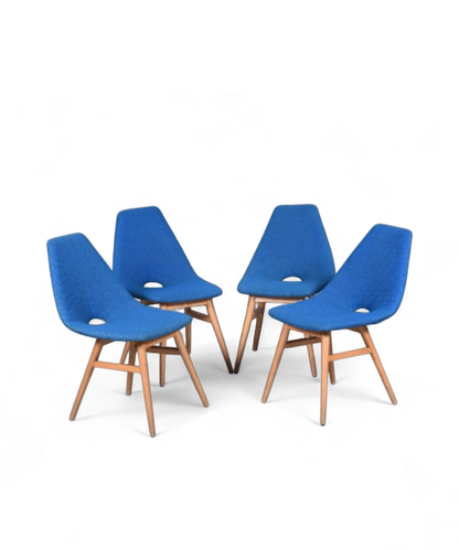 Ensemble de 4 chaises en hêtre et tissu bouclette bleue par Burian & Szek pour RZKIV, design moderniste hongrois des années 50.