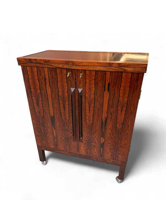 Bar scandinave en palissandre de Rio par Torbjørn Afdal pour Bruksbo, design norvégien des années 1960.