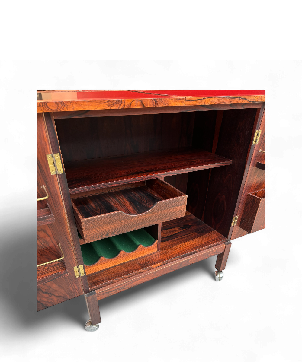 Bar scandinave en palissandre de Rio par Torbjørn Afdal pour Bruksbo, design norvégien des années 1960.