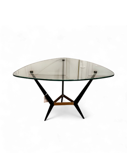 Petite table tripode en verre et métal par Angelo Ostuni, design italien des années 1980.