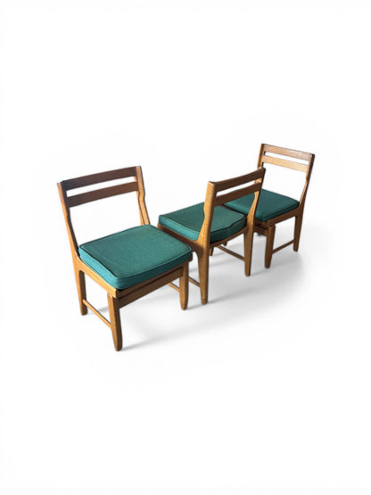 Suite de 6 chaises “Raphaël” en chêne par Guillerme & Chambron pour Votre Maison