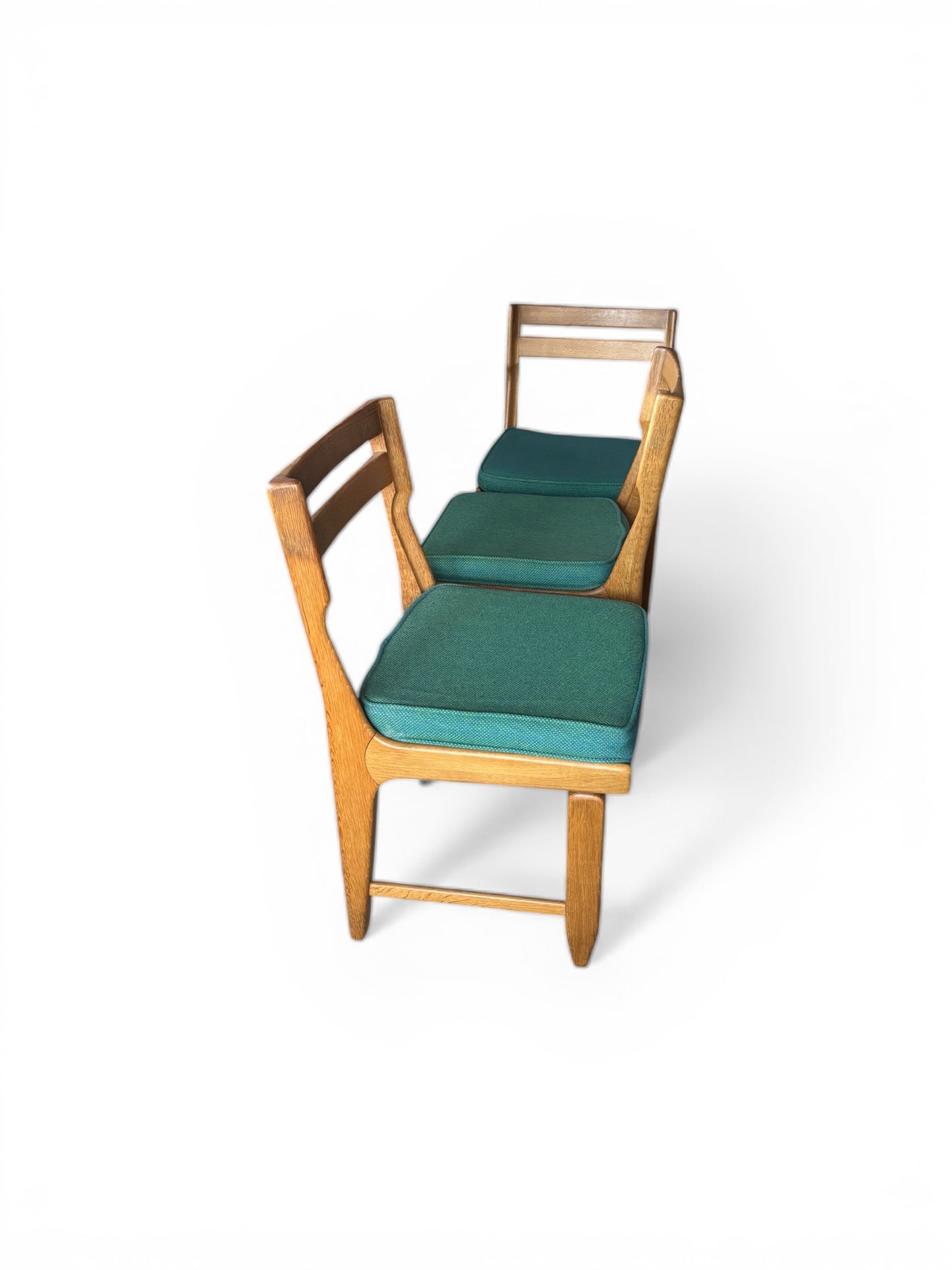 Suite de 6 chaises “Raphaël” en chêne par Guillerme & Chambron pour Votre Maison