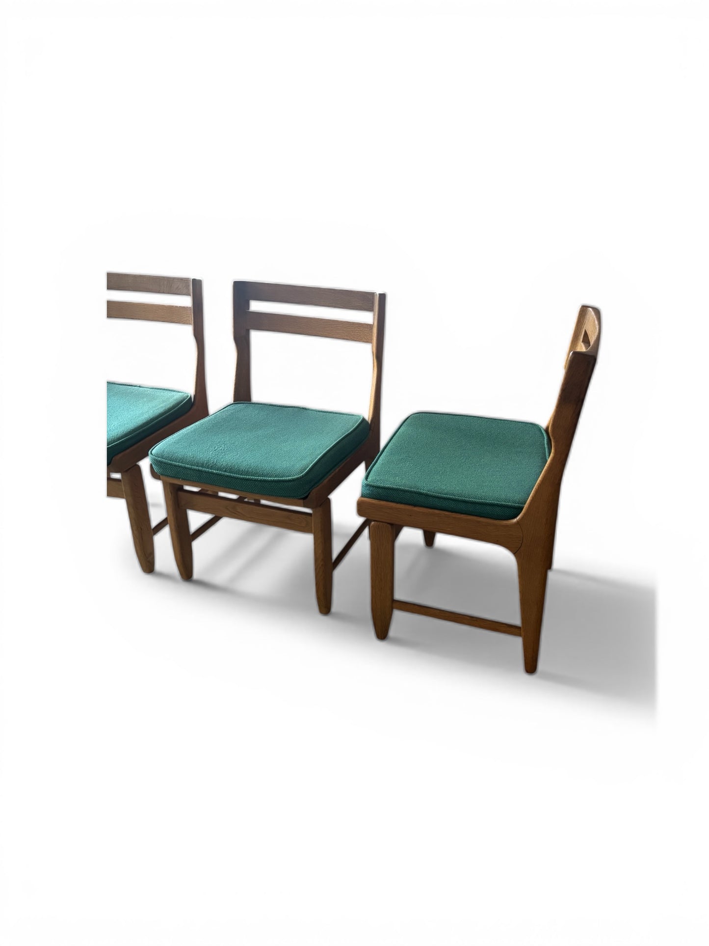 Suite de 6 chaises “Raphaël” en chêne par Guillerme & Chambron pour Votre Maison
