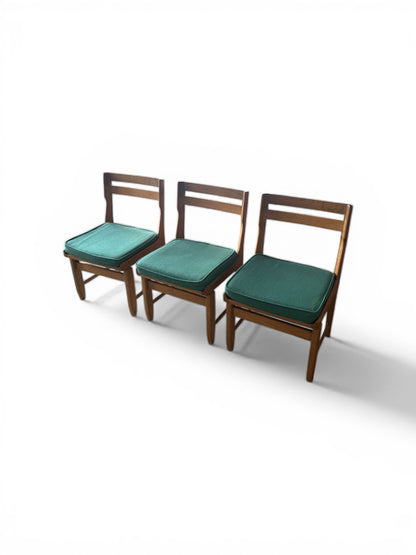 Suite de 6 chaises “Raphaël” en chêne par Guillerme & Chambron pour Votre Maison