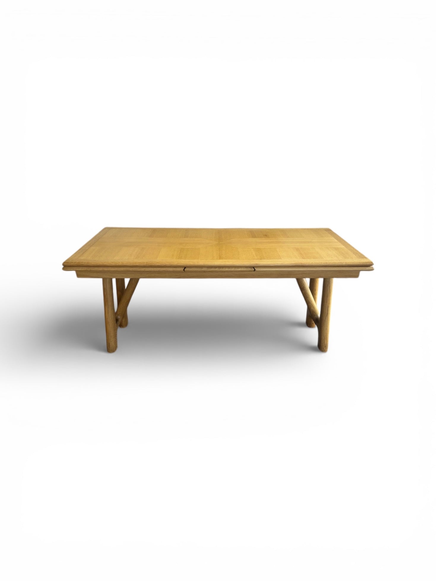 Table à rallonges en chêne par Guillerme & Chambron édition Votre Maison